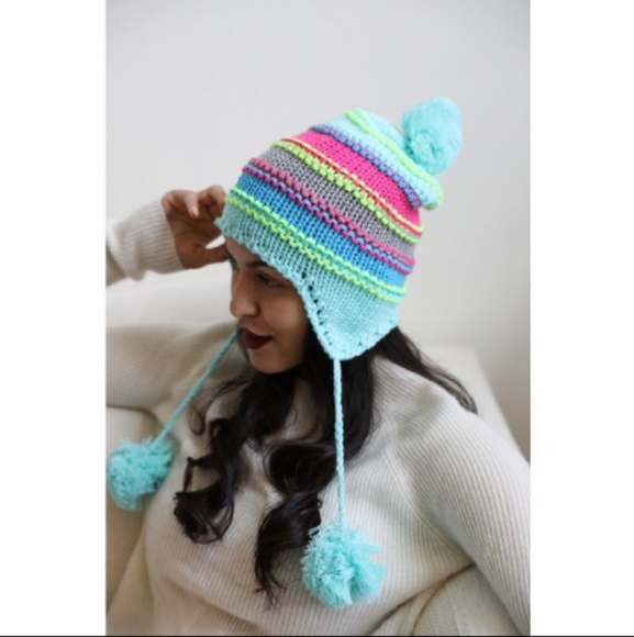 MINT POMPOM BEANIE - Picture 2 of 4